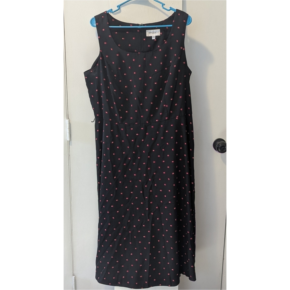 Studio I Black Dress with Red Design Size 16W